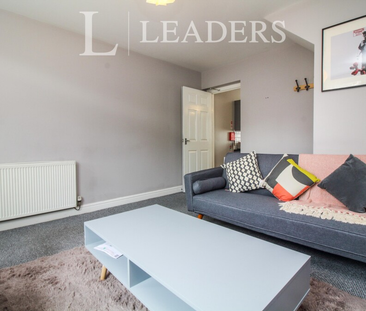 4 bedroom terraced house to rent - Photo 1