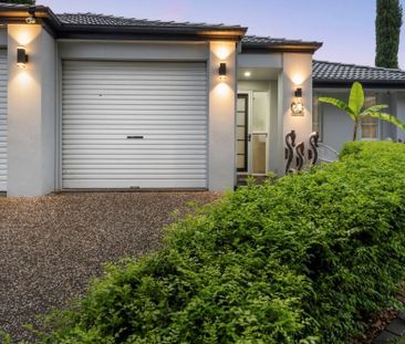 Family Home with solar and extra space for trailer, boat or caravan - Photo 6