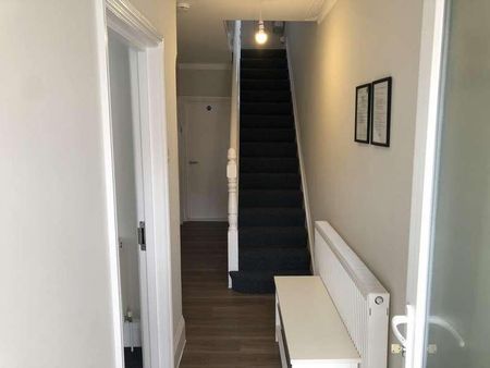 Bedroom Detached House In Winton, BH9 - Photo 3