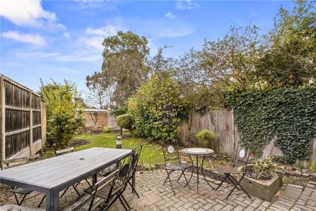 4 bedroom detached house to rent - Photo 3