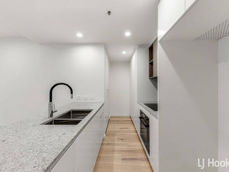 619/61 Cooyong Street, Braddon ACT, Belconnen - Photo 4