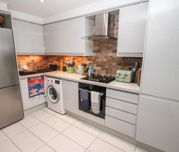 2 bedroom flat to rent - Photo 4