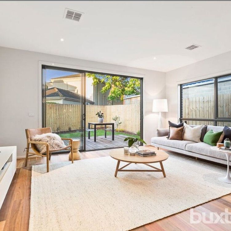 Brighton East - Photo 1