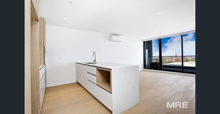 Luxury living meets convenience - Photo 3