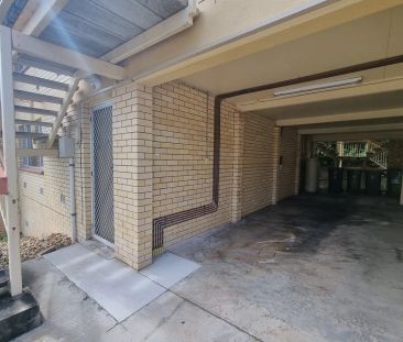 SPACIOUS ONE-BEDROOM UNIT IN HIGHLY SOUGHT AFTER LOCATION - Photo 1