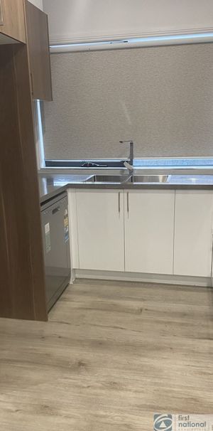 Stunning Modern Townhouse - Photo 1