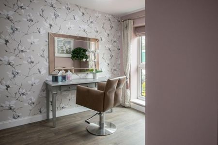 1 bedroom retirement property to rent - Photo 5