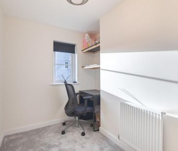 3 bedroom semi-detached house to rent - Photo 6