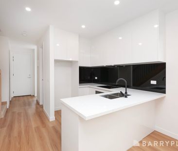 Brand New Contemporary Living with easy low maintenance lifestyle. - Photo 5