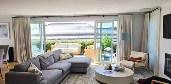 Modern, Spacious Family Home in Popular Paerata Rise - Photo 2