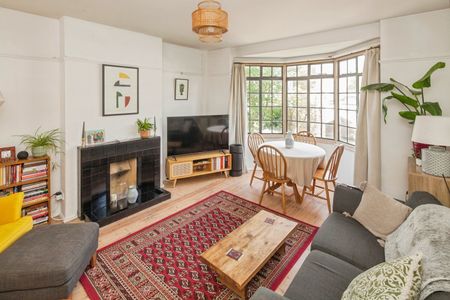 2 Bed Flat, Wavertree Court, SW2 - Photo 2