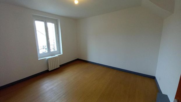 Location Appartement 2 pièces 46m² VILLENEUVE SUR YONNE 89500 - Photo 1