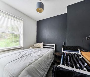 5 bedroom semi-detached house to rent - Photo 2