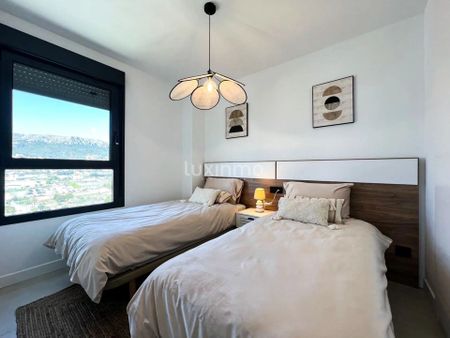 Stunning Apartment with Sea Views in Puerto-Playa Arenal-Bol - Photo 4
