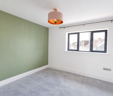 2 Bed Semi-Detached House, Kingswood, BS15 - Photo 3