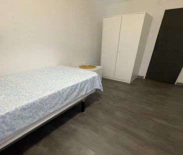 Room in a shared 4-bedroom apartment for rent in Amposta - Photo 3