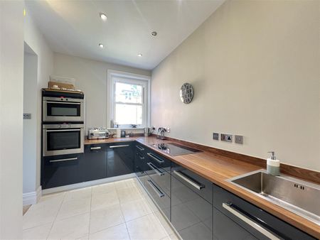 2 Bedroom Apartment - First Floor - Photo 5