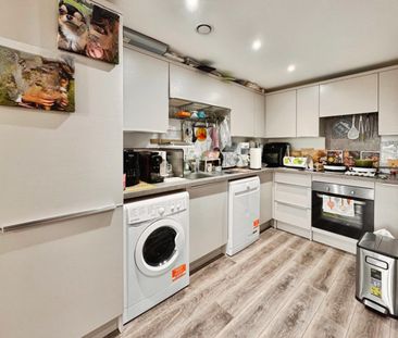 London Road, Southend-On-Sea - Photo 1