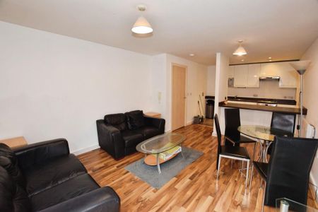 2 bedroom flat to rent - Photo 3