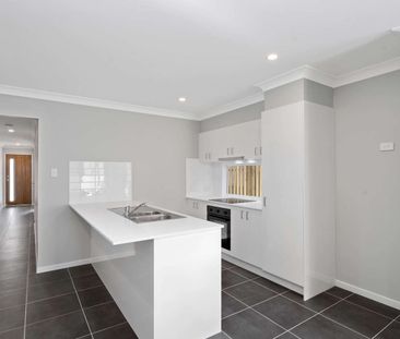 1/9 Sheepdog Road, Park Ridge QLD 4125 - House For Rent | Domain - Photo 2