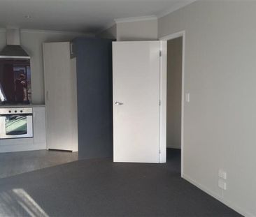 Comfortable on Cameron - Photo 4