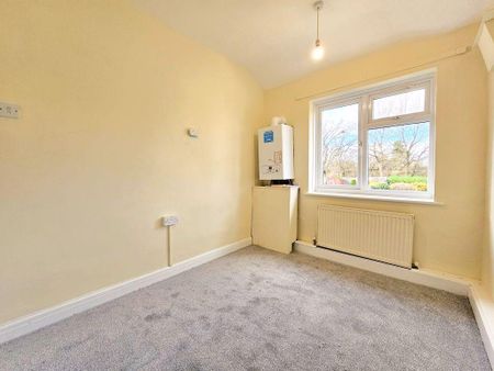 3 bedroom semi-detached house to rent - Photo 4