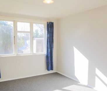 Sunny 3 Bedroom Home in Glengarry! - Photo 1