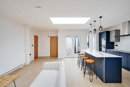 Church Road, Lawrence Hill, Bristol - Photo 4