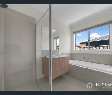 Spacious Modern Family Living in Beveridge - Photo 6