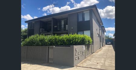 Beautifully Presented Modern Ground Floor Apartment - Photo 4