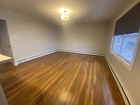 3223 Veith Unit 1 – CHARMING TOP FLOOR 3 BED 1 BATH NORTH END APT AVAILABLE DECEMBER 1ST - Photo 1