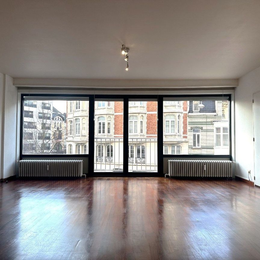 Ruim appartement vlakbij Station Gent Sint-Pieters - Photo 1