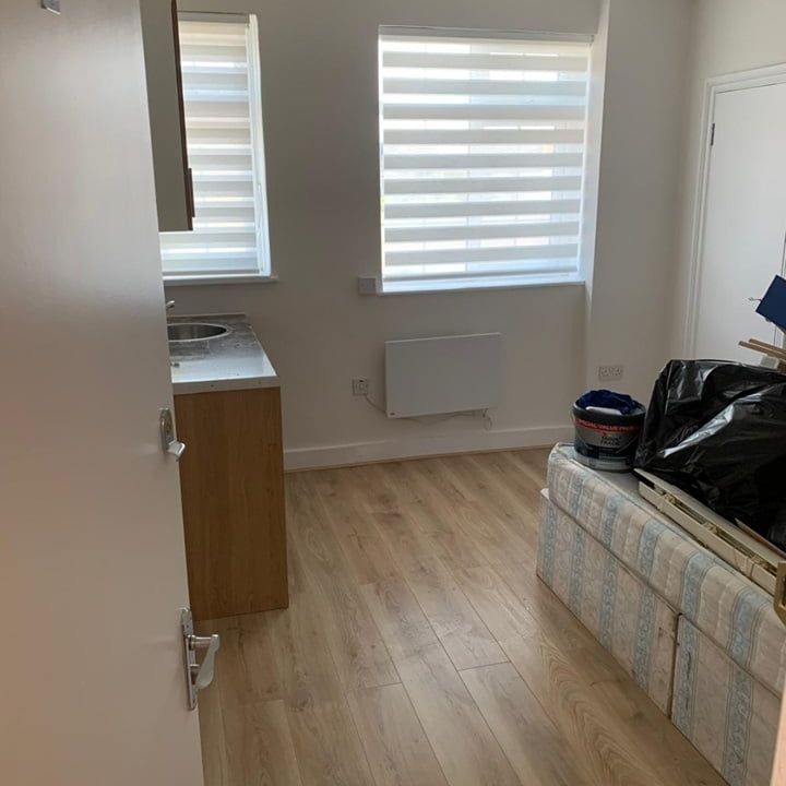 Studio Flat, Lea Bridge Road, E10 - Photo 1