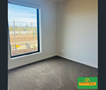 15 Locanda Walk, Clyde North, Vic 3978 - Photo 4