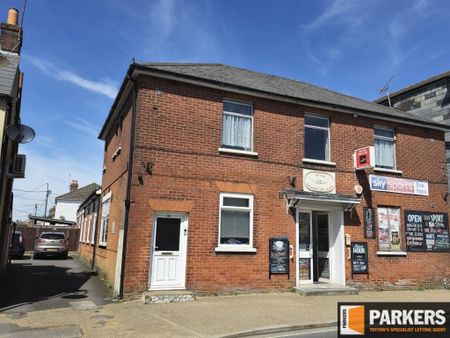 3 bedroom flat to rent - Photo 2