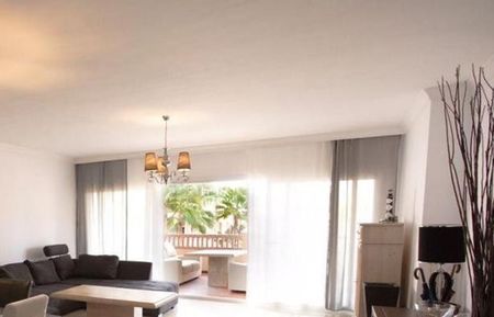 2 bedroom luxury Apartment for rent in Estepona, Andalusia - Foto 2