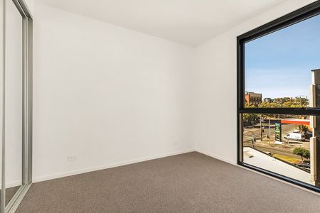 Inner City Living Lifestyle! - Photo 4