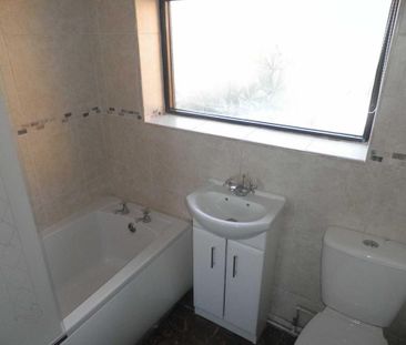 3 bedroom end of terrace house to rent - Photo 1