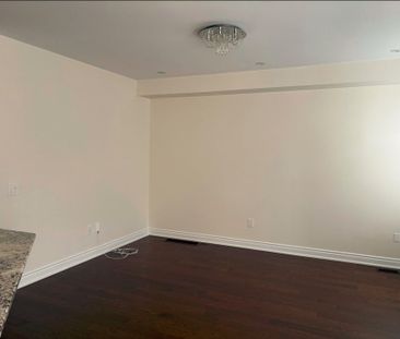 For Lease - 72 Ruffle Lane, Richmond Hill, Ontario - Photo 6