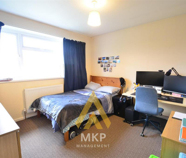 5 bedroom end of terrace house to rent - Photo 6