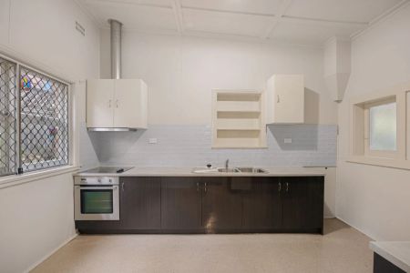 Character-rich home configured as four flats just 750m from Strathfield Station/Prestigious Location - Photo 4