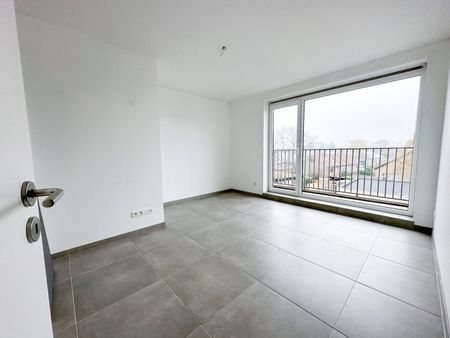 Ruim 2slpk appartement in het centrum van Waarschoot - Foto 3