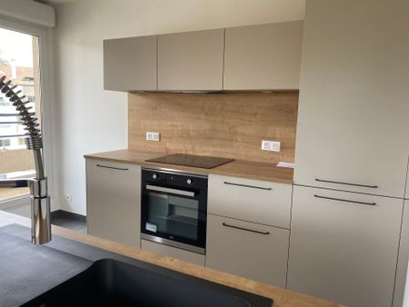 Location Appartement 4 pièces 87m² ECULLY 69130 - Photo 3