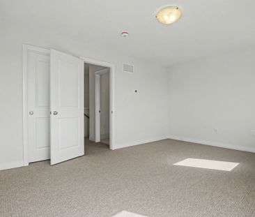 For Lease - 155 Equestrian Way Unit# 33, Cambridge, Ontario - Photo 4