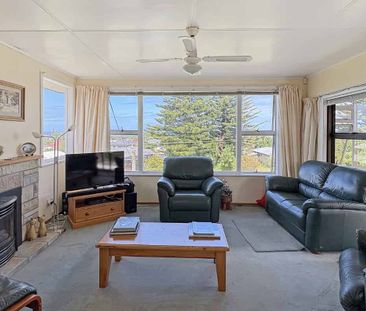 CASTLECLIFF - 3 BEDROOMS - Photo 2