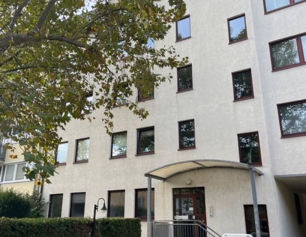 Helle 3-Zimmer Wohnung mit Balkon im 2. OG - Foto 1