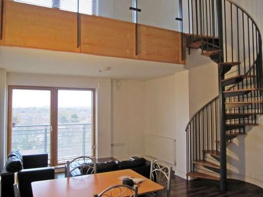 Hainault Bridge Parade, Hainault St, IG1 - Photo 1