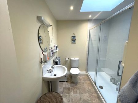 Available late December, Hill Top House is a welcoming three bedroomed semi-detached property situated in the sought-after village of Aldborough and located only a short distance away from an excellent selection of amenities in the nearby market town of Boroughbridge. - Photo 3