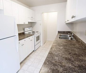 Oxford Park Towers - Photo 1