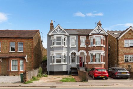 3 bedroom flat to rent - Photo 4